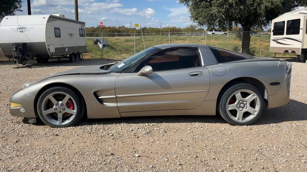 1999 Chevrolet Corvette - photo 2