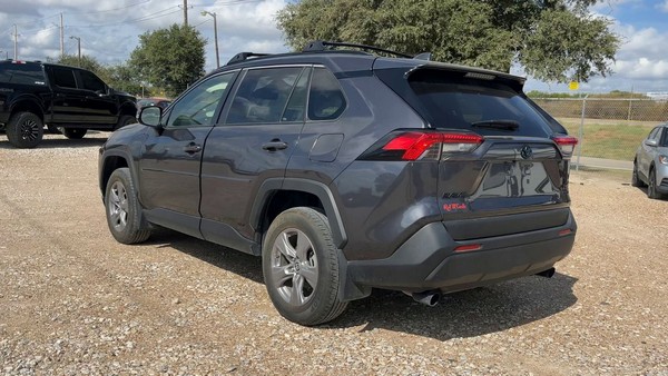 2024 Toyota Rav4 - photo 3
