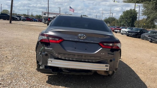 2022 Toyota Camry - photo 4