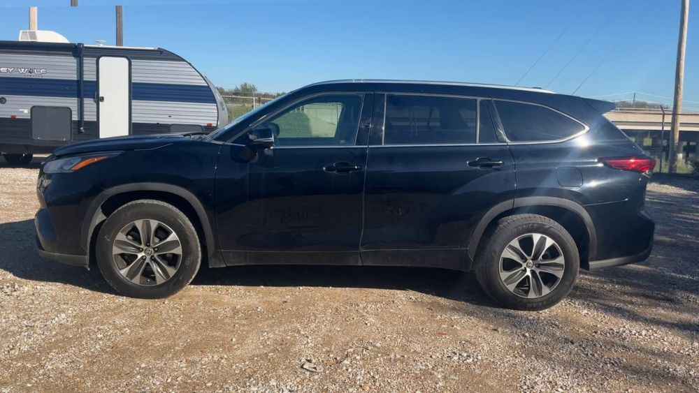2020 Toyota HIGHLANDER XLE - photo 2