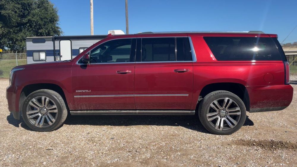 2020 GMC YUKON DENALI - photo 2