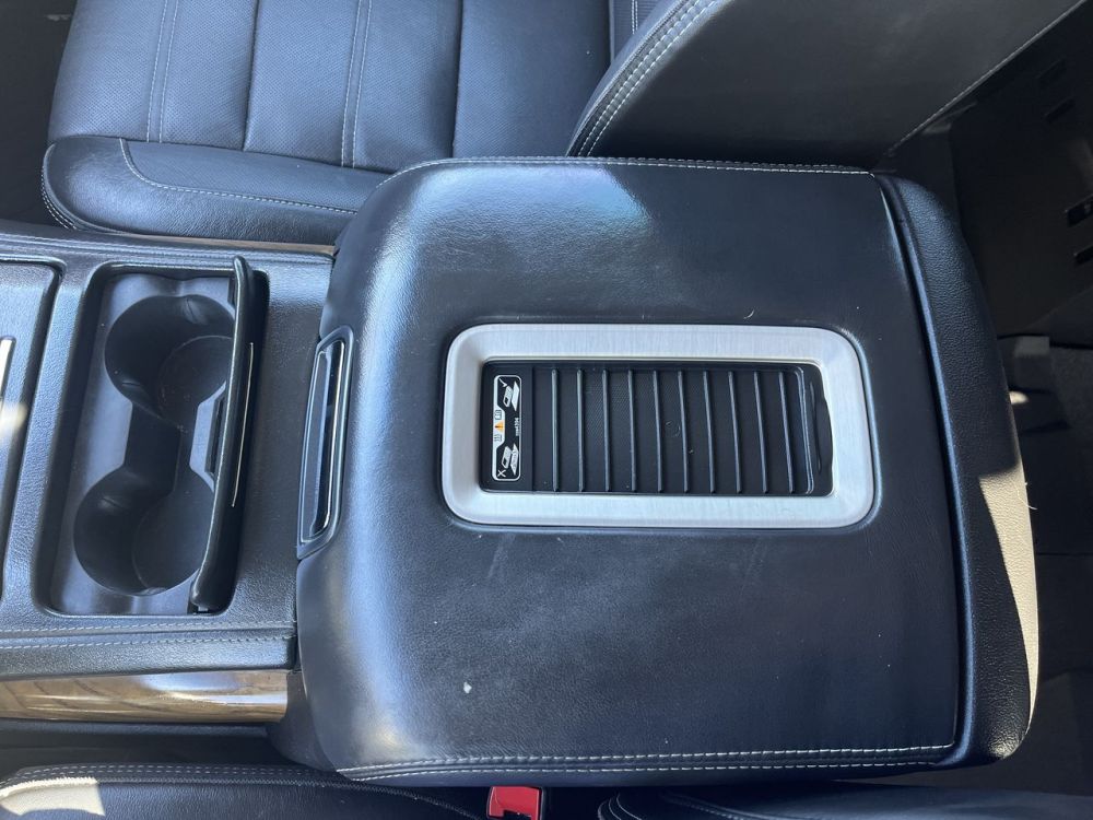 2020 GMC YUKON DENALI - photo 13