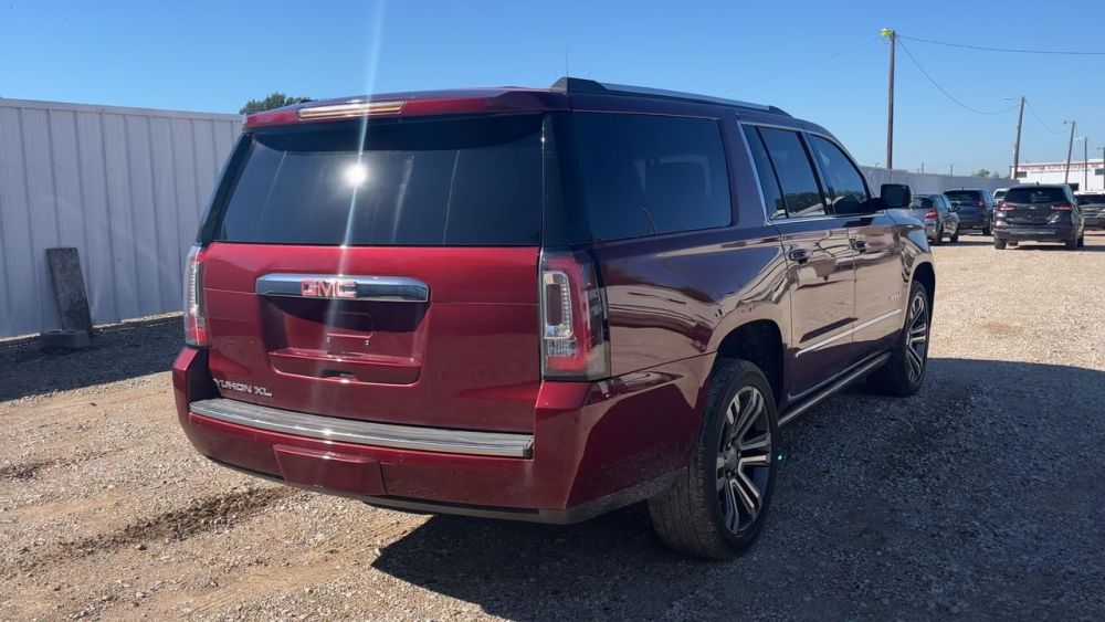 2020 GMC YUKON DENALI - photo 5