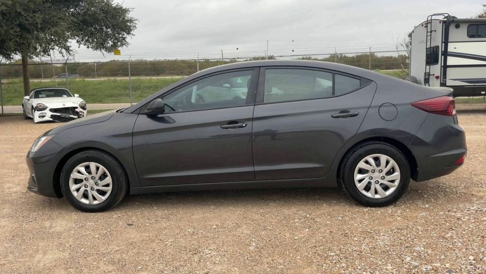2020 Hyundai ELANTRA SE - photo 2