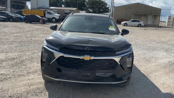 2025 Chevrolet TRAX FWD LT - photo 8