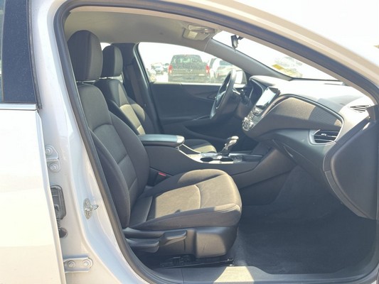 2023 Chevrolet Malibu - photo 24