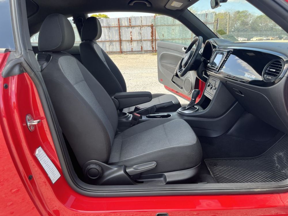 2019 Volkswagen BEETLE S - photo 24