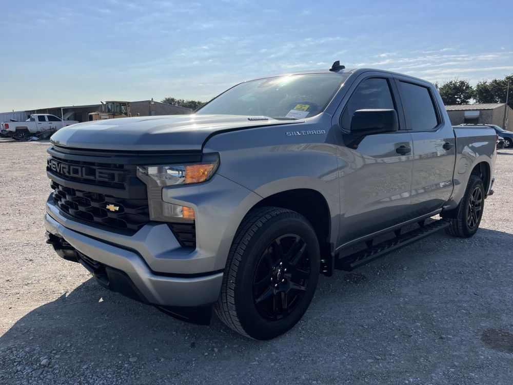 2025 Chevrolet Silverado - photo 1