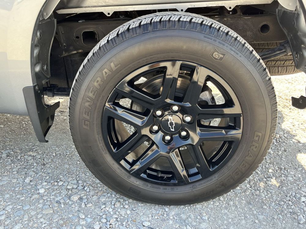 2025 Chevrolet Silverado - photo 17
