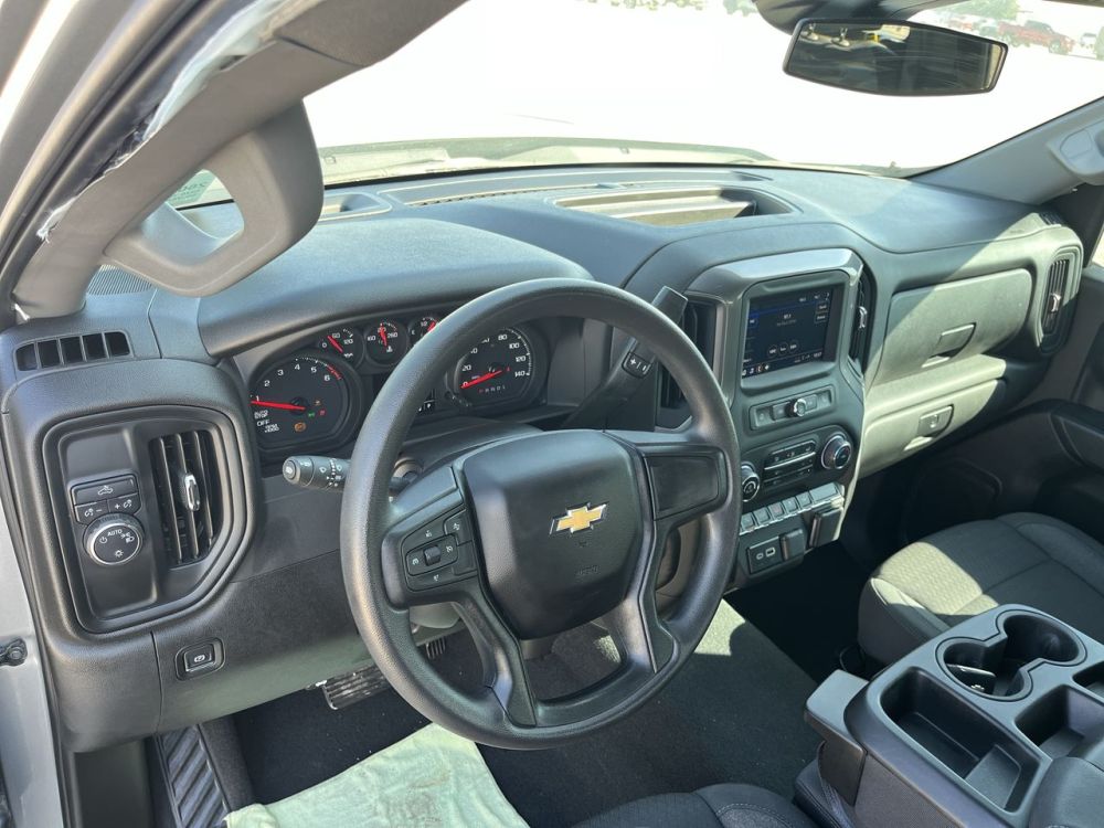 2025 Chevrolet Silverado - photo 21