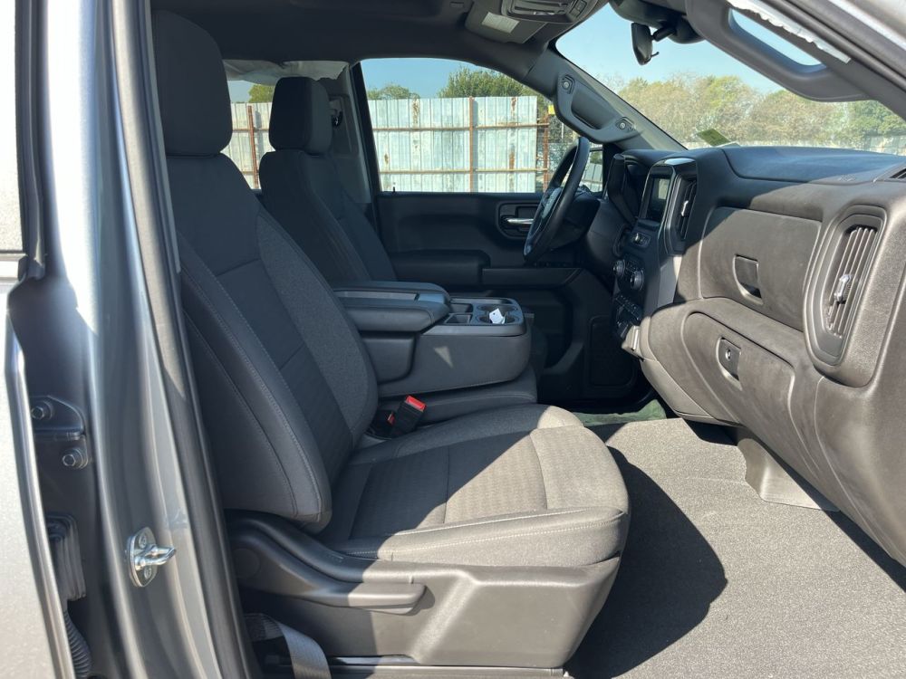 2025 Chevrolet Silverado - photo 24