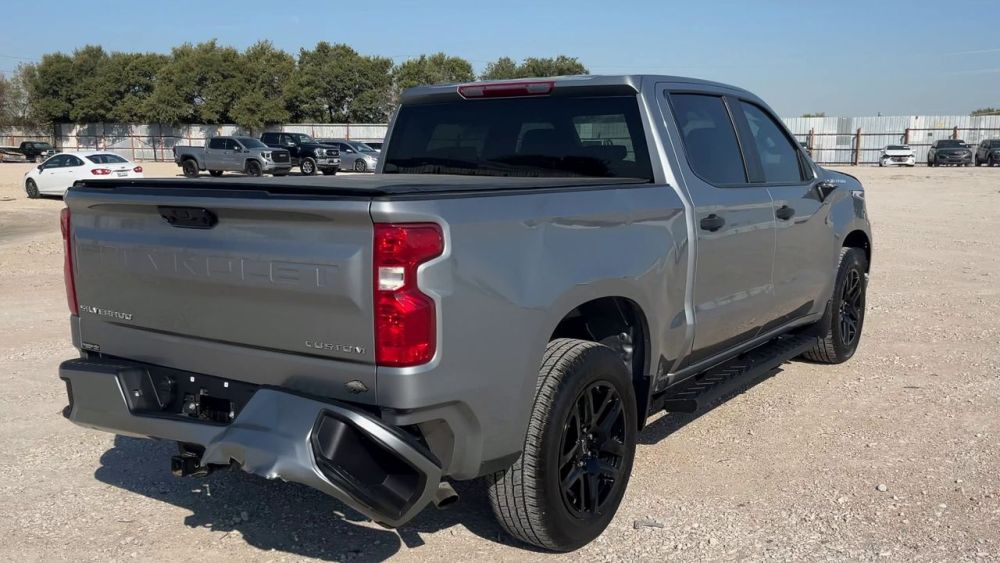 2025 Chevrolet Silverado - photo 5