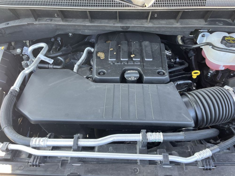 2025 Chevrolet Silverado - photo 10