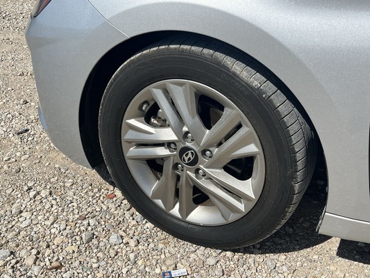 2019 Hyundai Elantra - photo 16
