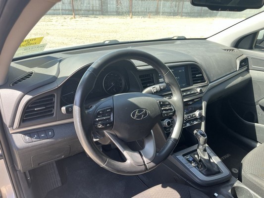 2019 Hyundai Elantra - photo 23