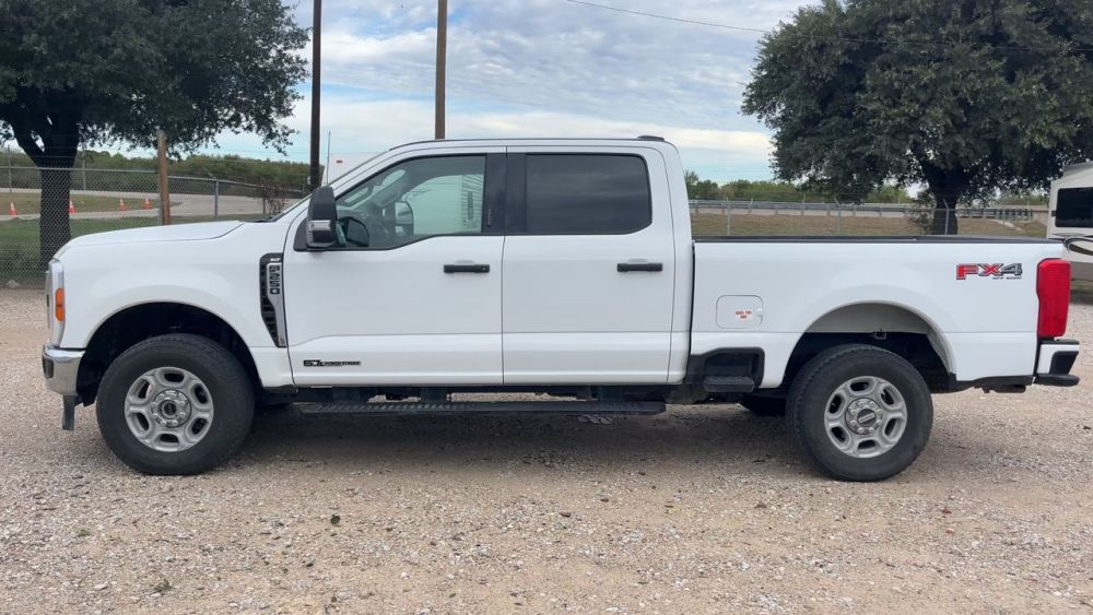 2025 Ford F250 - photo 2