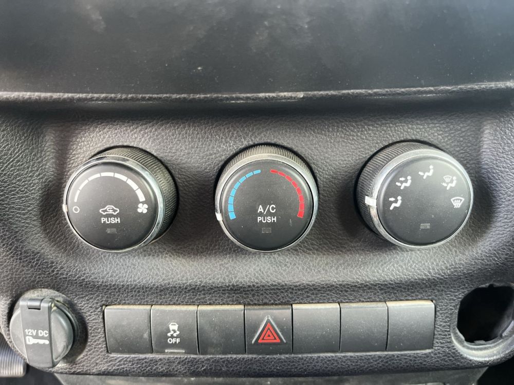 2016 Jeep WRANGLER UNLIMITED SPORT - photo 12
