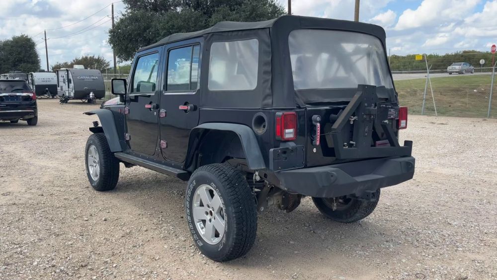 2016 Jeep WRANGLER UNLIMITED SPORT - photo 3