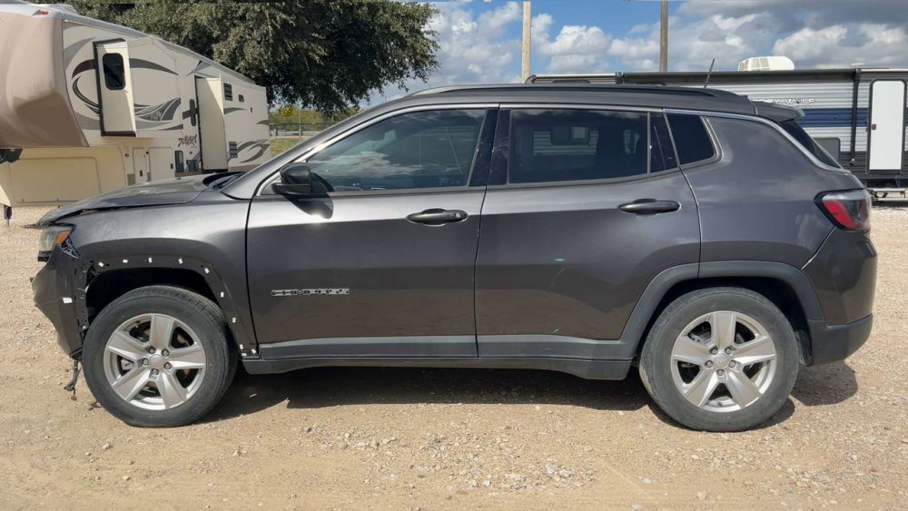 2022 Jeep COMPASS LATITUDE - photo 2