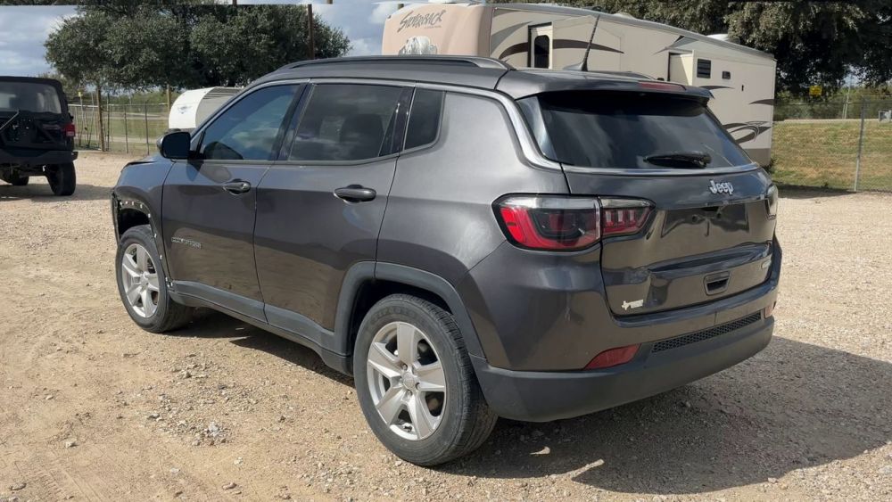 2022 Jeep COMPASS LATITUDE - photo 3