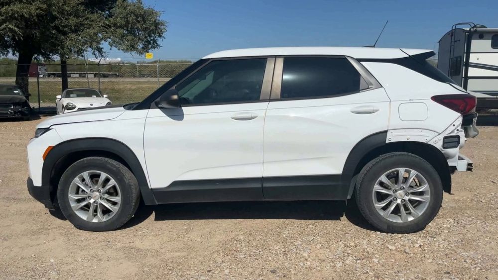 2021 Chevrolet TRAILBLAZER LS - photo 2