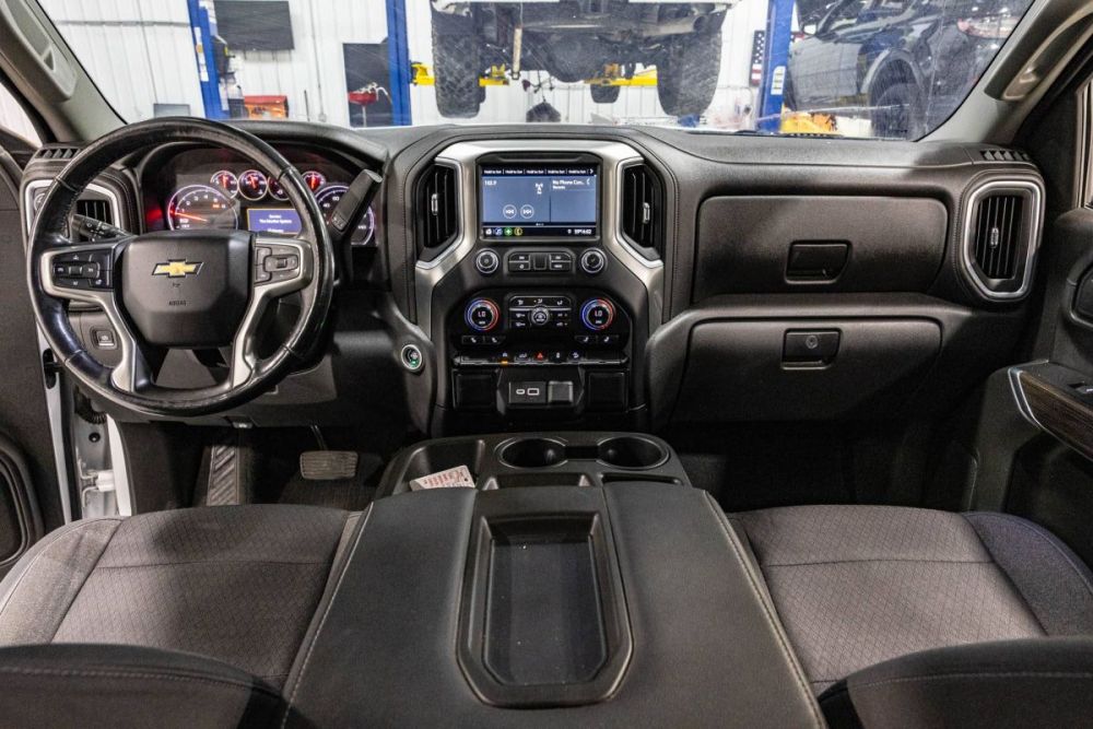 2019 Chevrolet Silverado 1500 RST 4WD - photo 12
