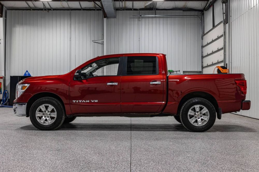 2018 Nissan Titan SV RWD - photo 2