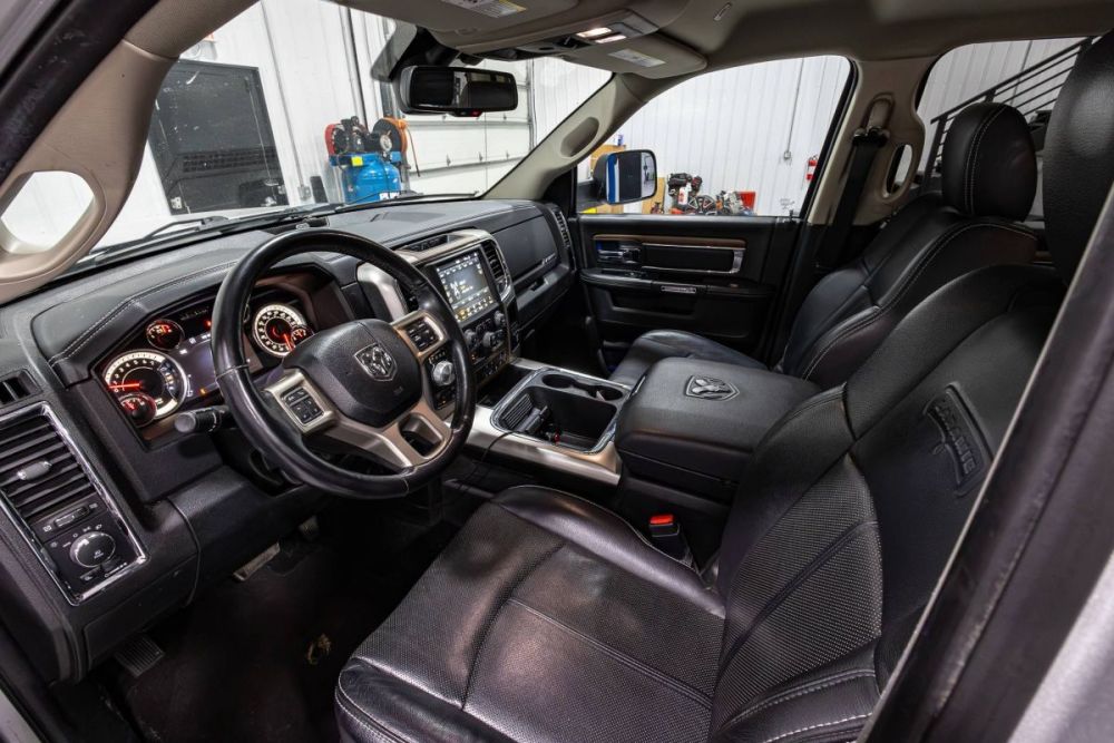 2018 Ram 1500 Laramie 4WD - photo 11
