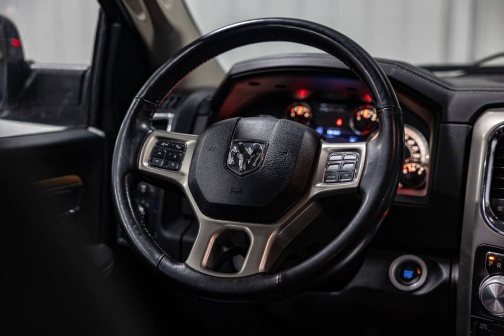 2018 Ram 1500 Laramie 4WD - photo 10