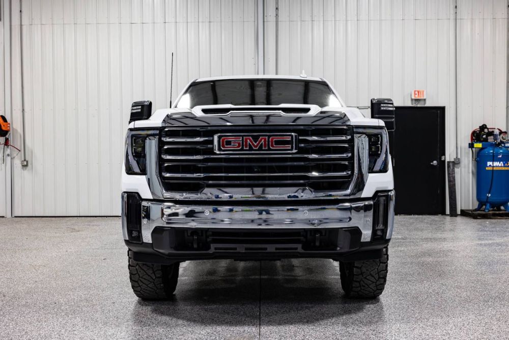 2025 GMC Sierra 2500HD SLT 4WD - photo 8