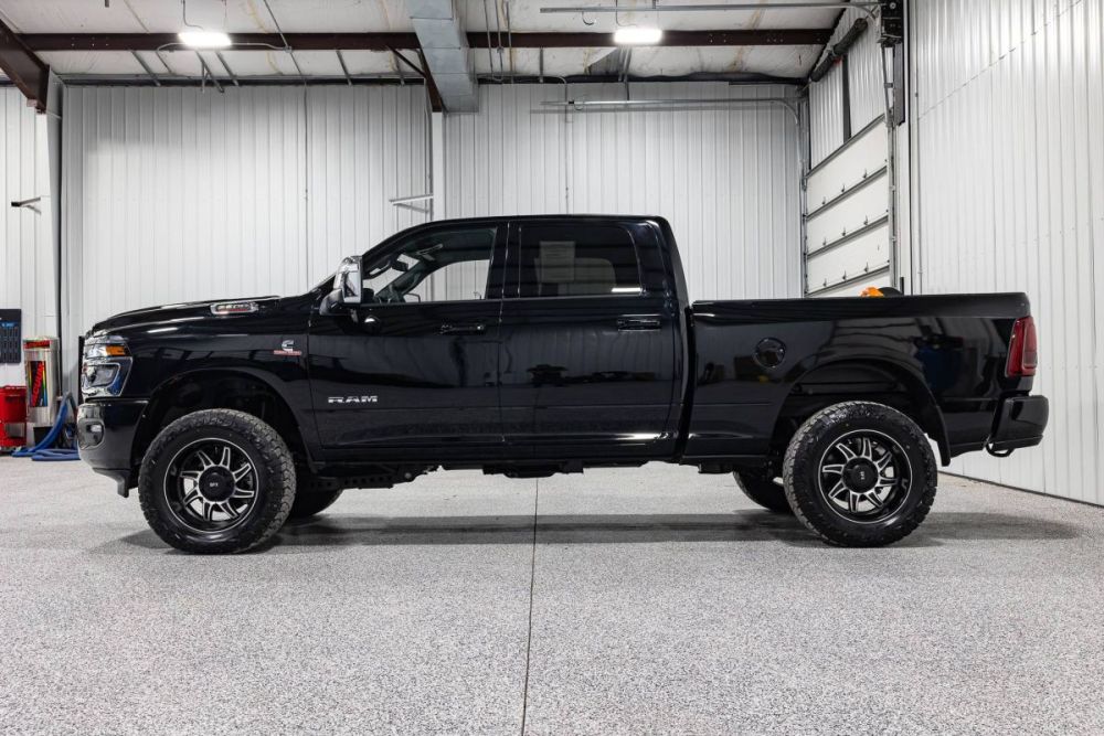 2026 Ram 2500 Laramie 4WD - photo 2