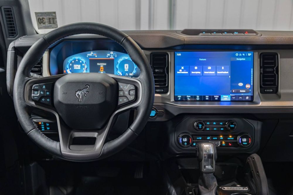 2025 Ford Bronco Outer Banks 4WD - photo 13