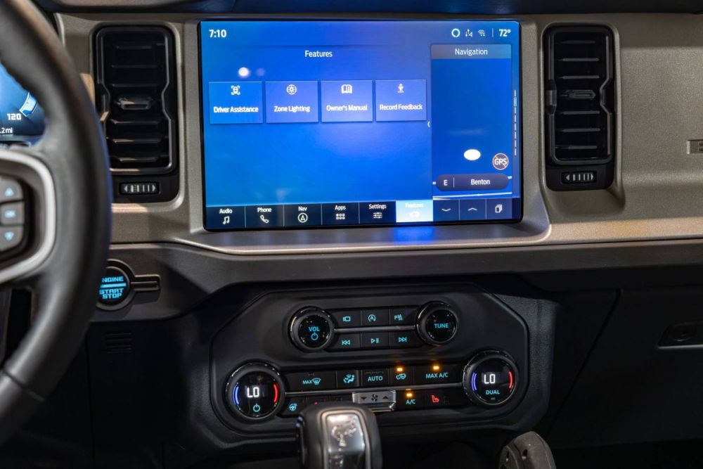 2025 Ford Bronco Outer Banks 4WD - photo 14