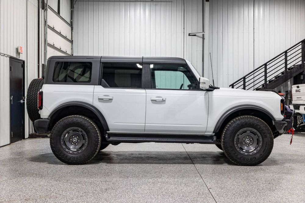 2025 Ford Bronco Outer Banks 4WD - photo 6
