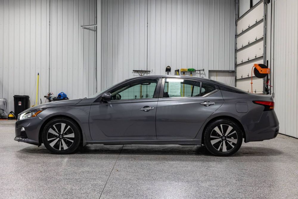 2022 Nissan Altima 2.5 SV - photo 2