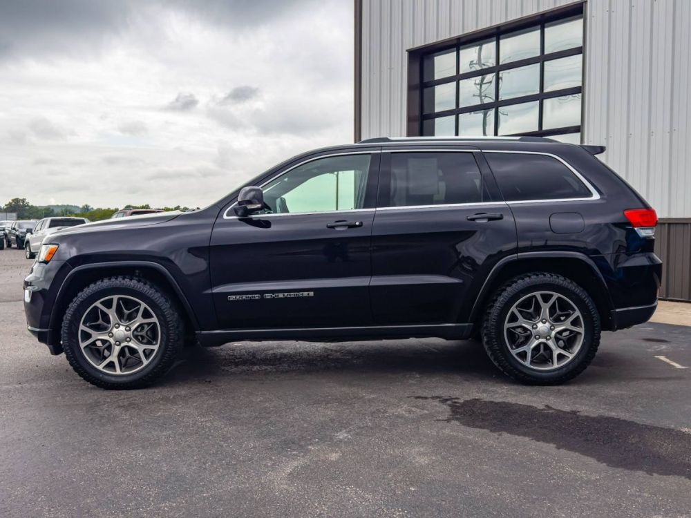 2018 Jeep Grand Cherokee Sterling Edition - photo 2