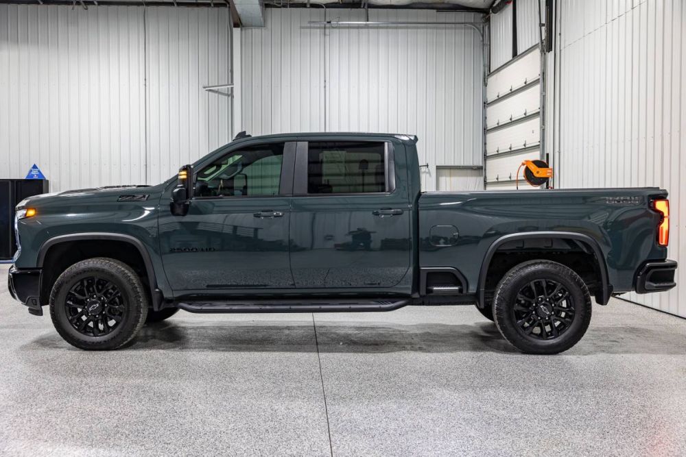 2025 Chevrolet Silverado 2500HD LT 4WD - photo 2