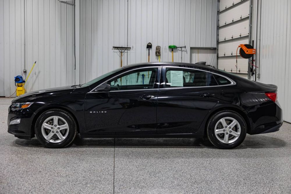2020 Chevrolet Malibu LS FWD - photo 2