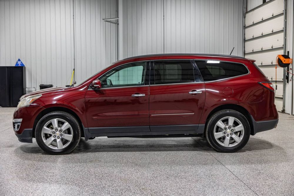 2017 Chevrolet Traverse Premier FWD - photo 2