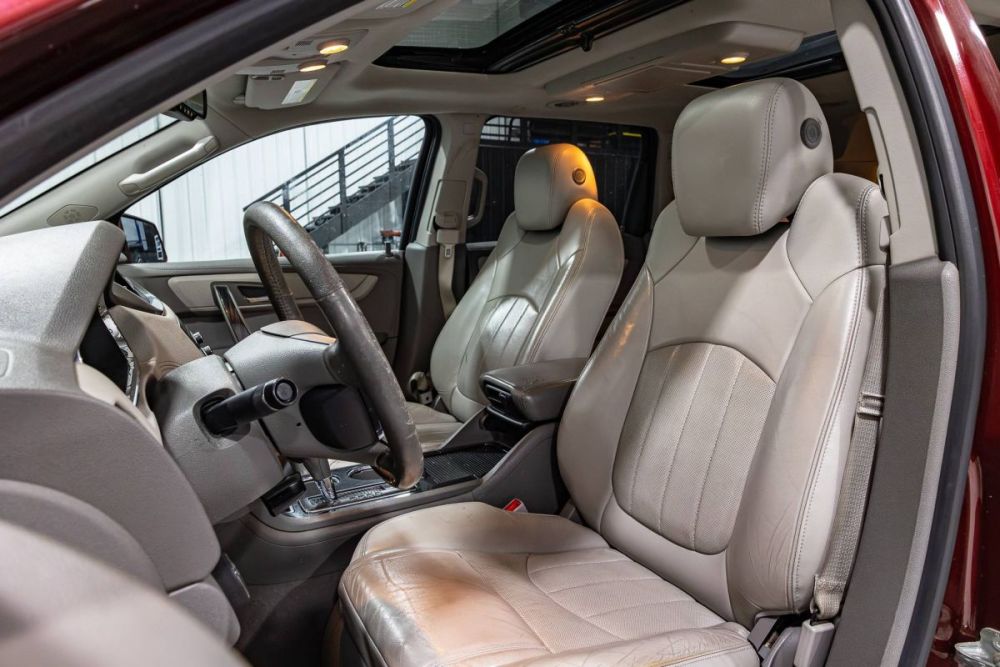 2017 Chevrolet Traverse Premier FWD - photo 11