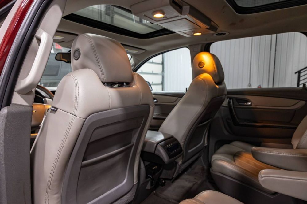 2017 Chevrolet Traverse Premier FWD - photo 12