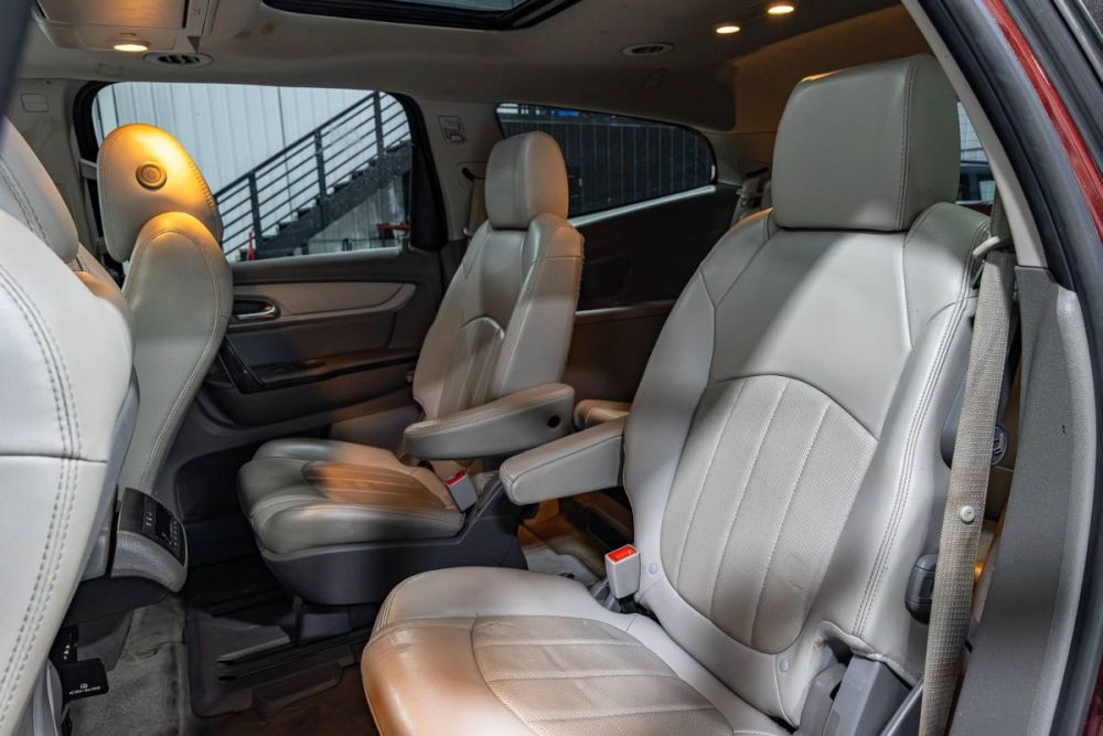 2017 Chevrolet Traverse Premier FWD - photo 14