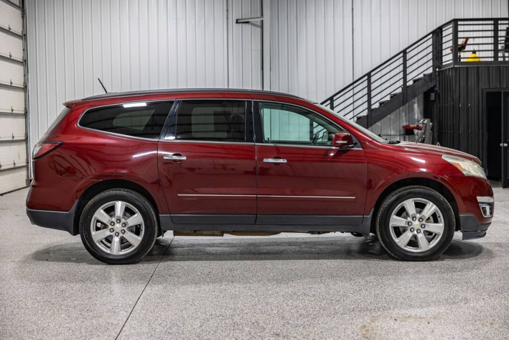 2017 Chevrolet Traverse Premier FWD - photo 4