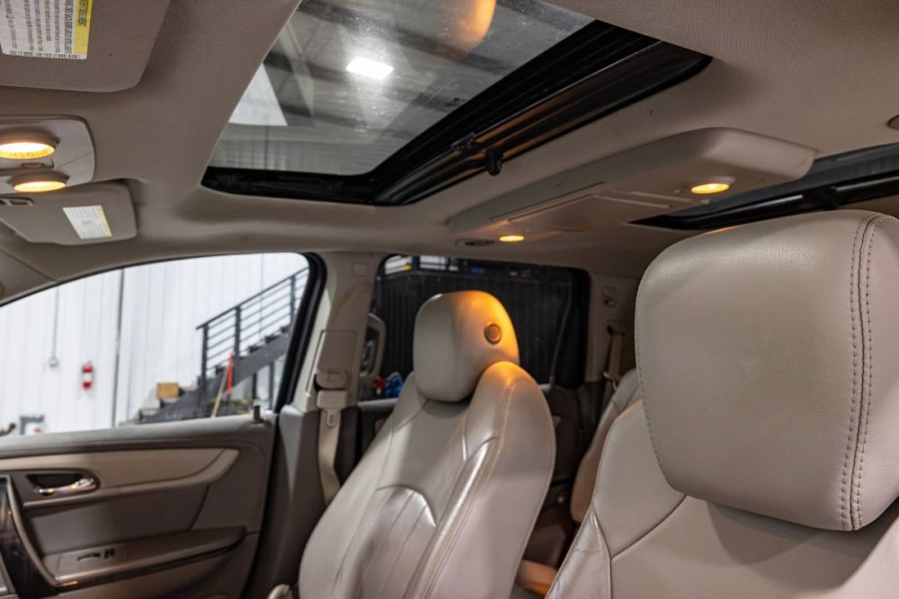 2017 Chevrolet Traverse Premier FWD - photo 9