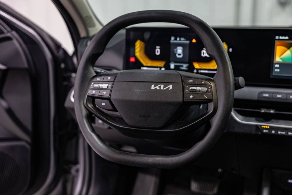 2025 Kia K4 LXS FWD - photo 13