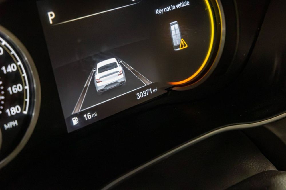 2023 Genesis G70 2.0T - photo 9