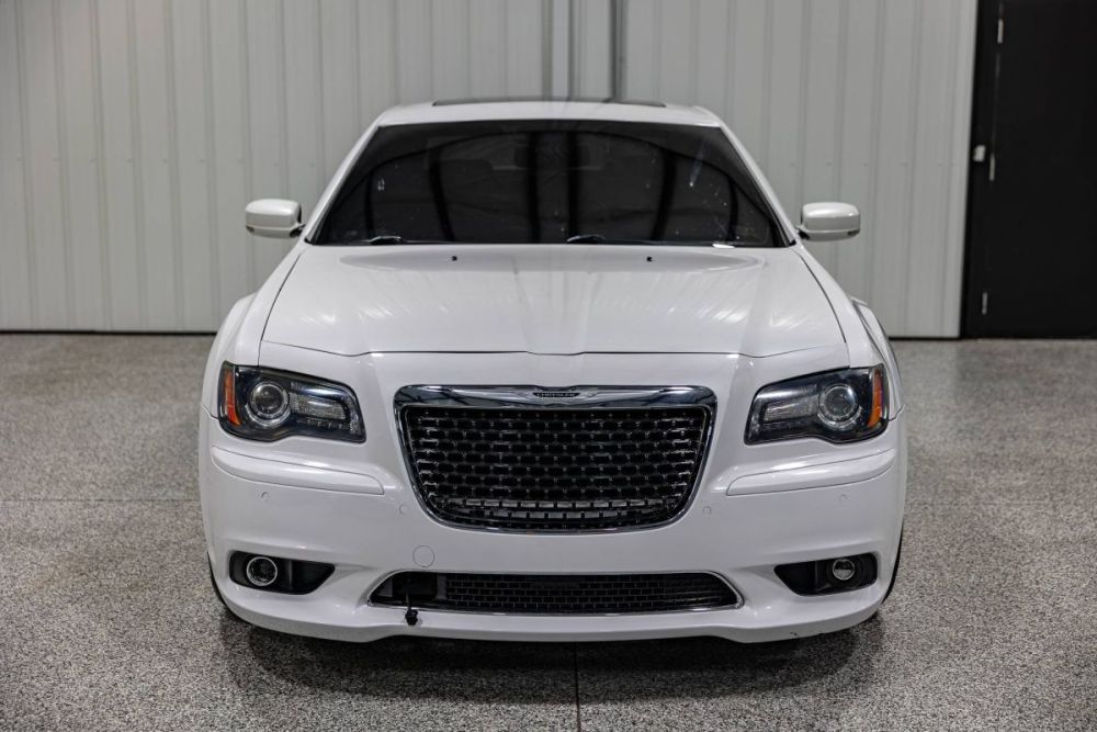 2013 Chrysler 300 SRT8 - photo 8