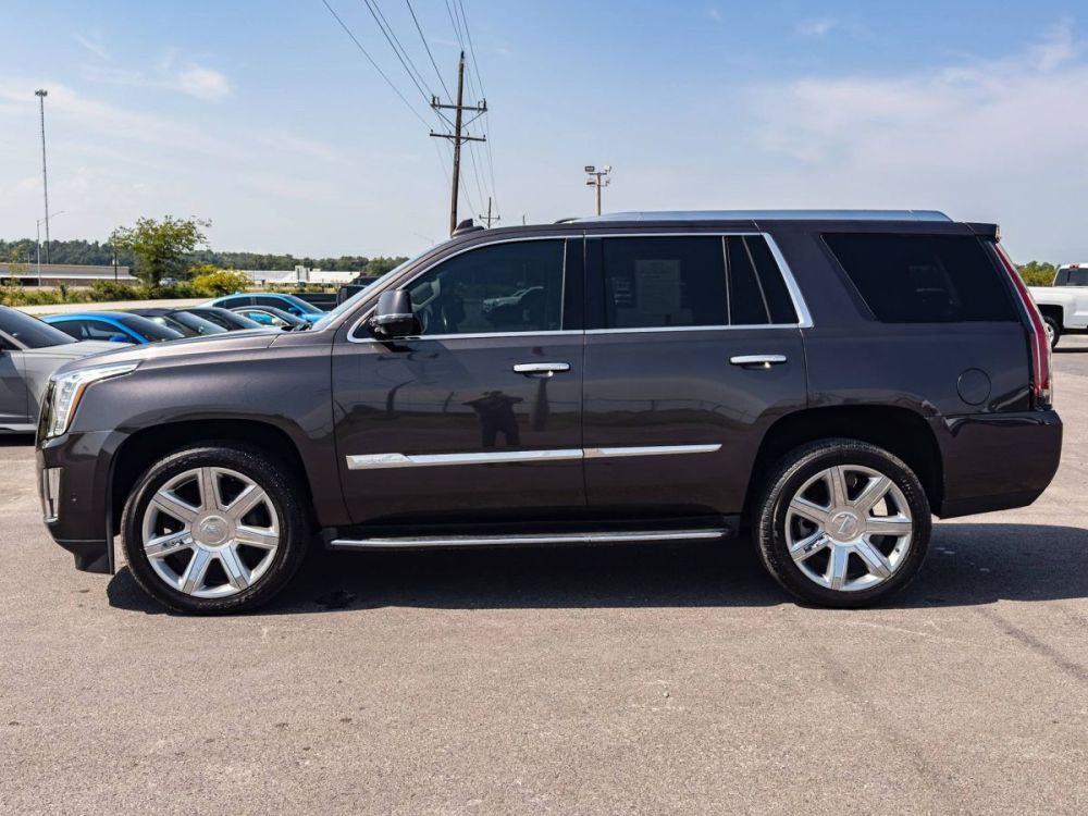 2017 Cadillac Escalade Luxury 4WD - photo 2
