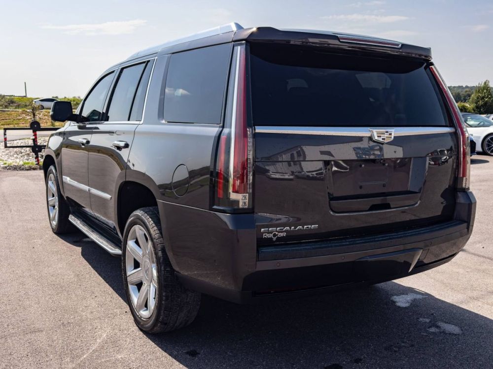 2017 Cadillac Escalade Luxury 4WD - photo 3