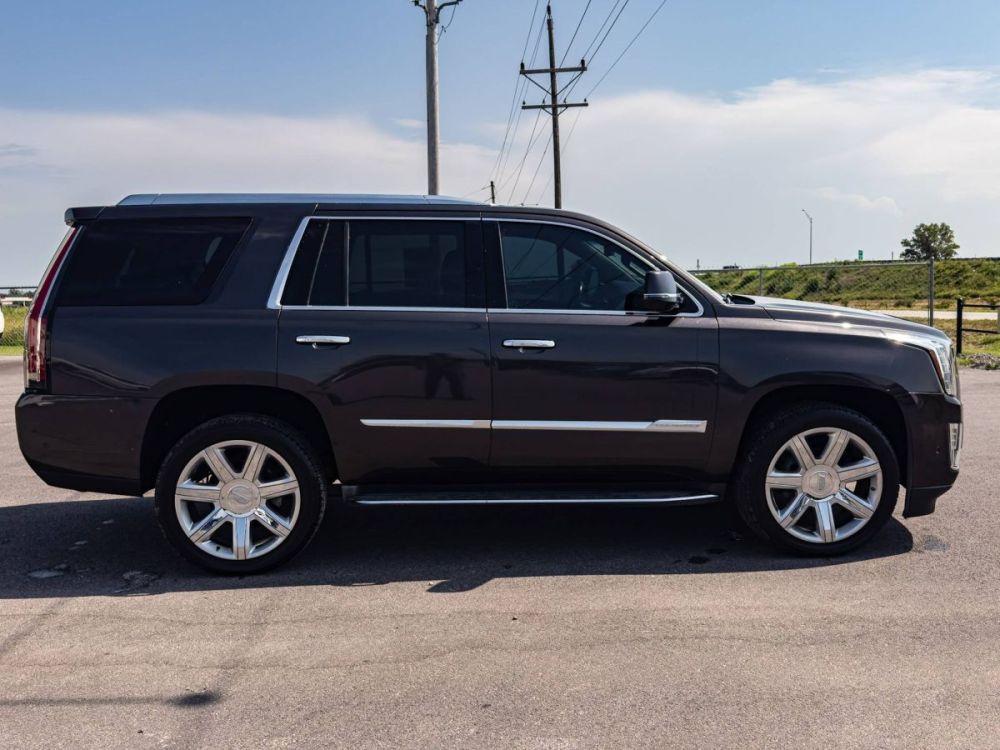 2017 Cadillac Escalade Luxury 4WD - photo 4